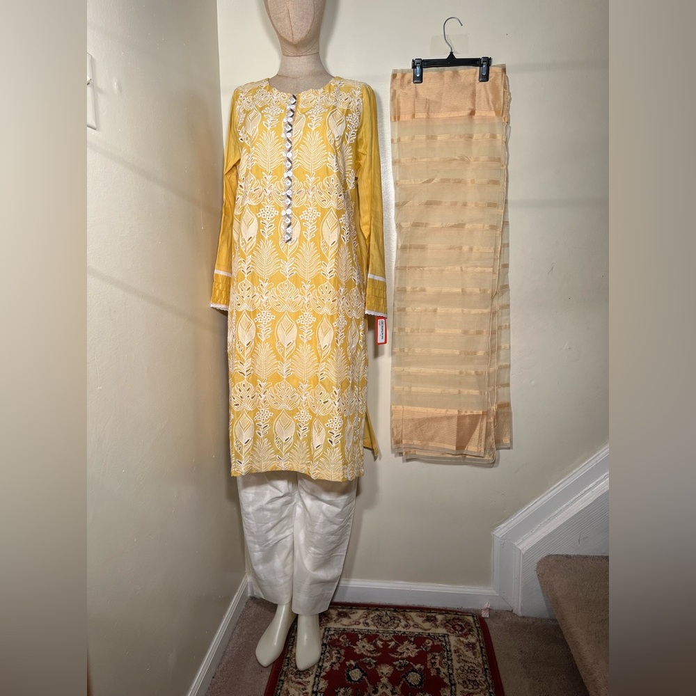 Pakistan indian dress,SIZE Medium,Brand new